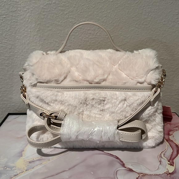 JUICY COUTURE Let’s Get Cozy Crossbody8Hx10Win-Angel Color - Picture 3 of 16